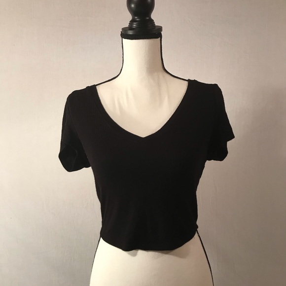 Bozzolo V Neck Crop Top - Picture 3 of 8